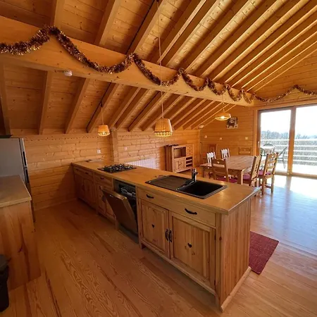Chalet Spacieux Avec Balcon Et Cuisine Equipee - Fr-1-787-112 Laveissiere