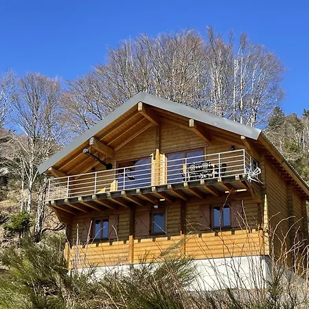 Spacieux Avec Balcon Et Cuisine Equipee - Fr-1-787-112 Laveissière