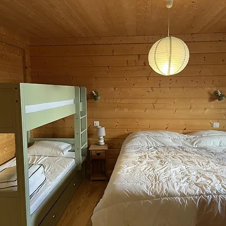 Chalet Spacieux Avec Balcon Et Cuisine Equipee - Fr-1-787-112 *